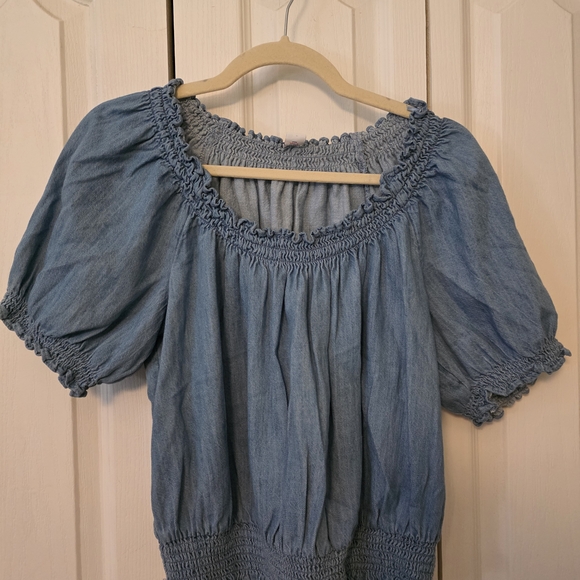 Old Navy Tops - OLD NAVY Chambray Smocked Women's Top Size L